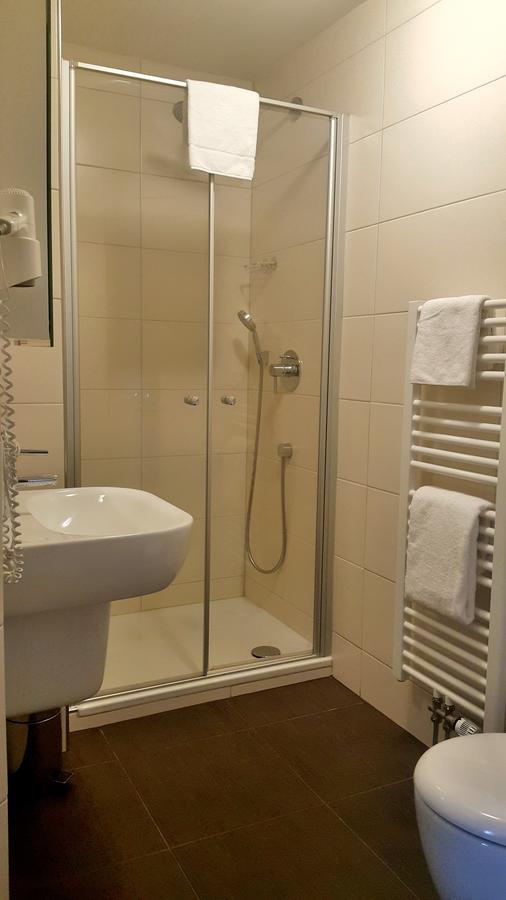 Landgasthof Zum Stern Hotel Huenfeld Ngoại thất bức ảnh