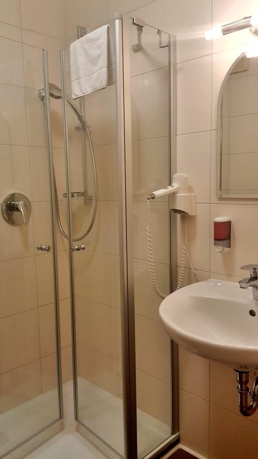 Landgasthof Zum Stern Hotel Huenfeld Ngoại thất bức ảnh